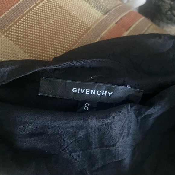 Givenchy Black Silk Textured sleeveless blouse - Picture 4 of 11